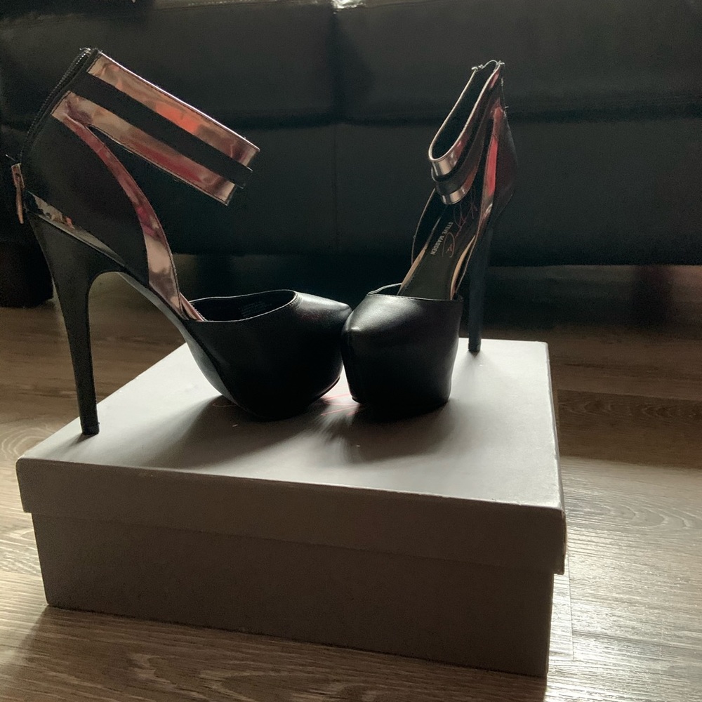 Keyshia cole for Steve Madden black leather pump
